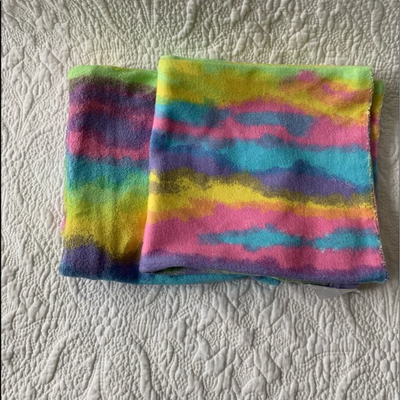 Tie dye rainbow pillow case - Picture 3 of 3